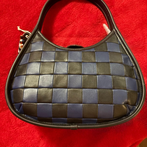 Elegant Black and Blue Woven Coachtopia Handbag - Picture 2 of 7